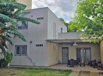 Casa · 107m² · 4 Ambientes · 2 Cocheras · Venta Casa 4 Amb 2 Baños en Hurlingham