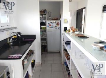 Casa · 85m² · 3 Ambientes · Venta Casa 2 Dorm. Barrio La Peninsula, Lago Mari Menuco