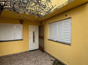 Casa · 105m² · 6 Ambientes · Se Vende Interno Sobre Pasaje Marsengo