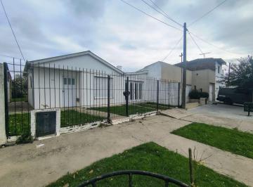 Casa · 60m² · 2 Ambientes · Venta Casa 2 Ambientes en Balcarce con Gran Parque