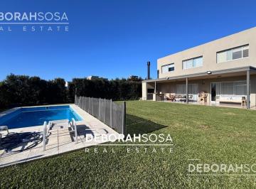 Casa · 200m² · 5 Ambientes · 2 Cocheras · Casa en Venta 5 Amb 3 Dorm Lote Interno El Cantón Escobar Bs. As. Zona Norte