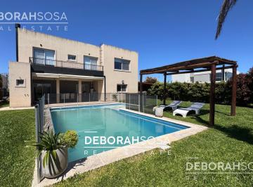 Casa · 190m² · 5 Ambientes · 5 Cocheras · Casa en Venta 4 Ambientes - Pileta - Puertos Escobar