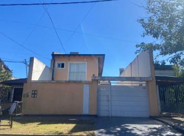 PH de 4 ambientes, Lomas de Zamora · Triplex Tipo Casa de 4 Amb. C/cochera