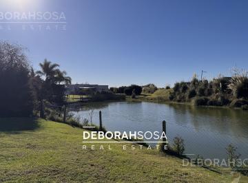 Casa · 157m² · 5 Ambientes · 4 Cocheras · Casa en Venta Una Planta con Espejo de Agua! 5 Ambientes El Cantón Escobar