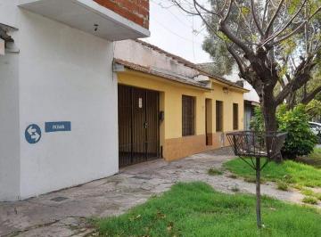 Casa · 130m² · 3 Ambientes · 1 Cochera · Venta en Block Casa 3 Amb C/cochera + 2 Locales