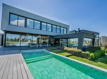 Casa · 400m² · 6 Ambientes · Venta de Lujosa Casa Al Rio en El Naudir