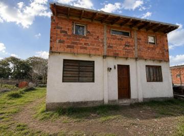 Casa · 52m² · 2 Ambientes · Venta Terreno con Casa en Contrucción / F. U. camet