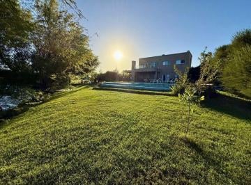 Casa · 180m² · 7 Ambientes · 5 Cocheras · Venta Casa Al Lago Santa Isabel Maschwitz