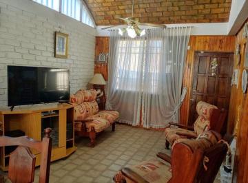 Casa · 110m² · 6 Ambientes · 2 Cocheras · Venta Casa 3 Habitaciones Lujan de Cuyo Centro