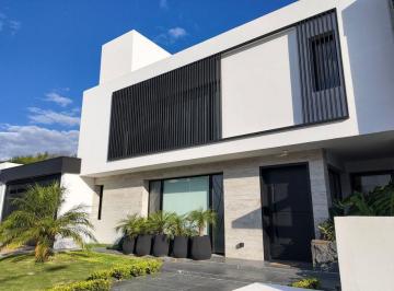 Casa · 255m² · 6 Ambientes · 2 Cocheras · Venta Casa 3 Dorm. Cañuelas Chico Seguridad