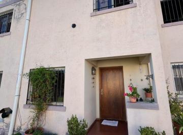Departamento · 95m² · 8 Ambientes · 2 Cocheras · Dúplex Complejo Cerrado, 3 Dorm en Dorrego, Gllén
