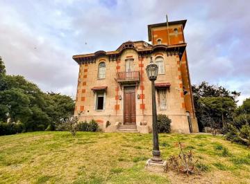 Casa · 639m² · 9 Ambientes · Casa en Venta - 8 Dorm. 4 Baños - 2.920 m² - Quequén, Necochea