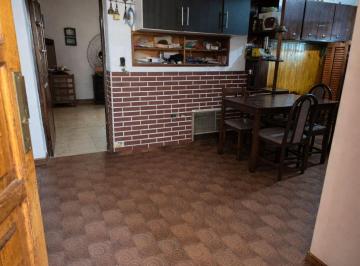 Casa · 68m² · 3 Ambientes · Casa 3 Amb. en Lote Propio C/ Terraza Lanus Oeste.