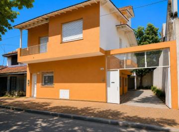 Casa · 215m² · 8 Ambientes · 4 Cocheras · 2 Casas Venta San Isidr0 La Calabria Oportunidad