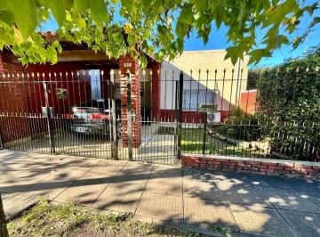 Casa · 122m² · 4 Ambientes · 1 Cochera · Casa 4 Ambientes en Venta Ituzaingo