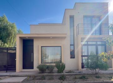 Casa · 143m² · 4 Ambientes · Casa en Alquiler Barrio Furlotti, Maipú, Mendoza.
