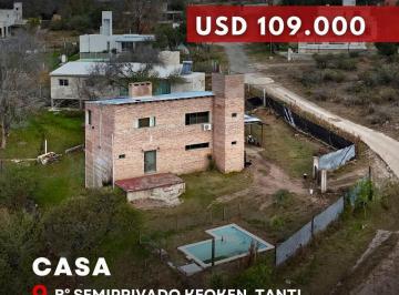 Casa · 180m² · 6 Ambientes · 1 Cochera · Venta Propiedad de 3 Dorm. con Cochera y Piscina en Barrio Semi Cerrado Keoken, Tanti