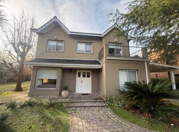 Casa · 143m² · 5 Ambientes · 5 Cocheras · Casa en Nautico Escobar Venta