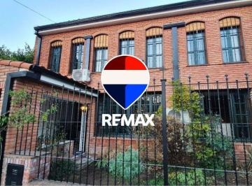 Casa · 347m² · 8 Ambientes · 1 Cochera · Casa Venta B Tres Cerritos Apta Credito 5 Dorm