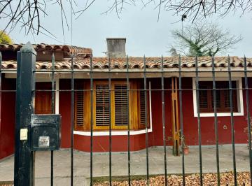 Casa · 191m² · 4 Ambientes · 2 Cocheras · Casa en Tolosa