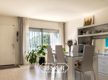 Casa · 420m² · 7 Ambientes · 2 Cocheras · Casa en Las Flores 3 Dorm, Apta Crédito