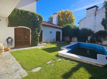 Casa de 6 ambientes, Bahía Blanca · Impecable Casa en Palihue