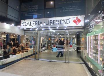 Local comercial · 12m² · 1 Ambiente · Local Galería Libertad Rosario. Alquiler