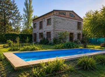 Casa · 200m² · 8 Ambientes · 3 Cocheras · Casa en Venta 7 Ambientes con Casa Independiente, Barrio La Bota, Benavídez