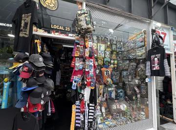 Local comercial · 80m² · 4 Ambientes · Local Comercial en Paseo Imperial Once