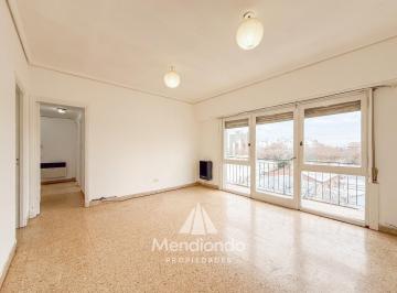 Departamento · 80m² · 4 Ambientes · Depto 4 Amb Al Frente con Balcón en La Perla