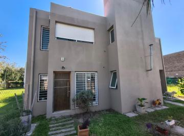 Casa · 180m² · 6 Ambientes · 2 Cocheras · Venta Casa 3 Dorm. Tierra de Sueños 3 Roldan Apto Credito