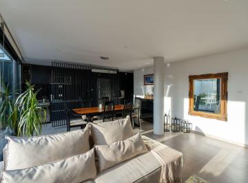 Casa · 90m² · 3 Ambientes · 1 Cochera · Dúplex Venta Gonnet. 2 Dorm., Parque Cochera