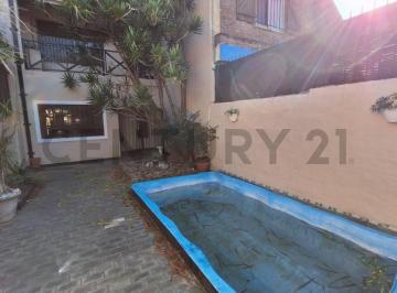 Casa · 160m² · 6 Ambientes · 1 Cochera · Venta - PH Apto Crédito - Beccar, San Isidro