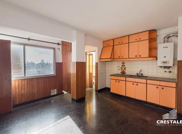 Departamento · 102m² · 6 Ambientes · 1 Cochera · Venta / Permuta - Departamento 4 Dorm. con Cochera - Centro, Rosario.