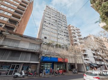 Departamento · 102m² · 6 Ambientes · 1 Cochera · Venta / Permuta - Departamento 4 Dorm. con Cochera - Centro, Rosario.