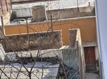Casa · 240m² · 8 Ambientes · 1 Cochera · Casa Venta a Refaccionar o Desarrollo