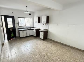 Departamento · 85m² · 3 Ambientes · 1 Cochera · Departamento en Alquiler en Lanús.