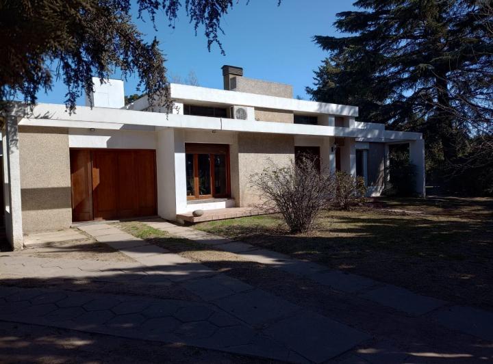 Casa · 200m² · 7 Ambientes