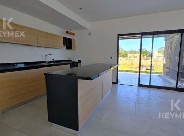 Casa · 140m² · 3 Dormitorios · 1 Cochera · Venta Casa Barrio San Pablo - 4 Ambientes - Pilar - 177.000 Usd