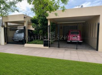 Casa · 150m² · 5 Ambientes · 2 Cocheras · Casa Venta 5 Ambientes Jardin Quincho y Galpon