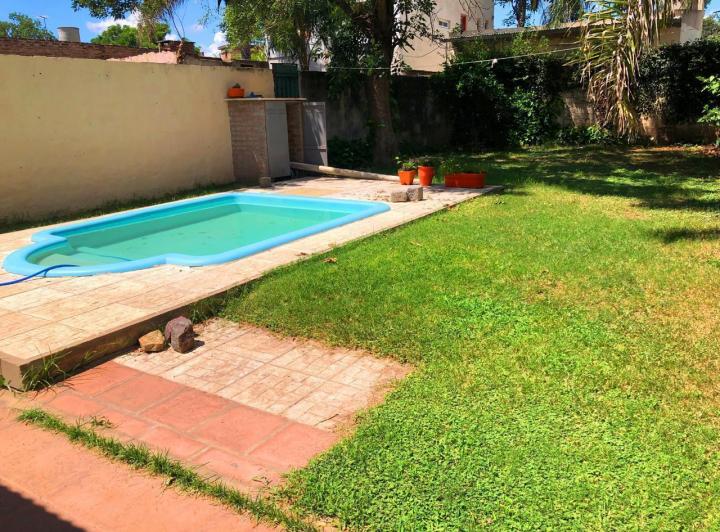 Casa · 130m² · 6 Ambientes · 2 Cocheras