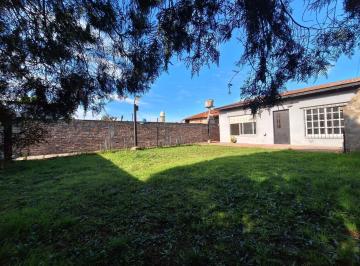 Casa · 132m² · 7 Ambientes · 2 Cocheras · Oportunidad - Casa 4 Ambientes y Departamento 2 Ambientes en S. A. Padua - Merlo
