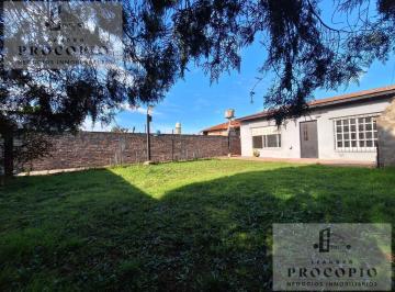 Casa · 132m² · 7 Ambientes · 2 Cocheras · Oportunidad - Casa 4 Ambientes y Departamento 2 Ambientes en S. A. Padua - Merlo