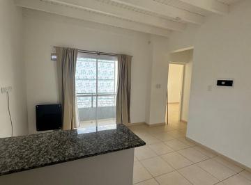 Departamento · 60m² · 3 Ambientes · Departamento en Alquiler Calle Mexico Al 8100
