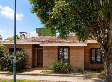 Casa de 5 ambientes, Córdoba · Casa Esquina en Venta – Av Cachetua, Córdoba Capital