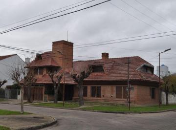 Casa de 12 ambientes, La Plata · 12 Esq 528, Gran Casa Tolosa