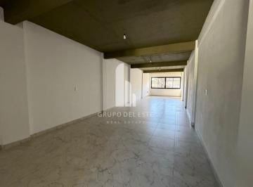 Depósito · 180m² · Depósito en Floresta