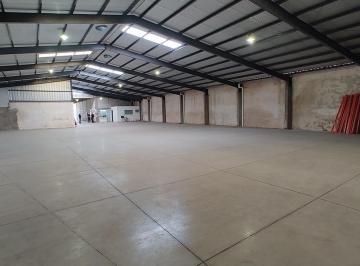 Bodega-Galpón · 830m² · 2 Ambientes · 1 Cochera · Galpón en Abasto