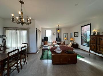 Casa · 202m² · 5 Ambientes · 2 Cocheras · Venta Casa en Fincas de San Vicente II