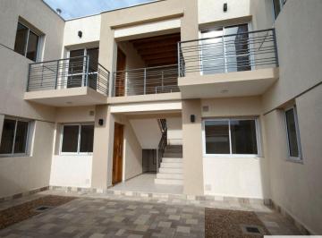 Departamento de 3 ambientes, Luzuriaga · Departamento en Alquiler C/ Cochera en Luzuriaga